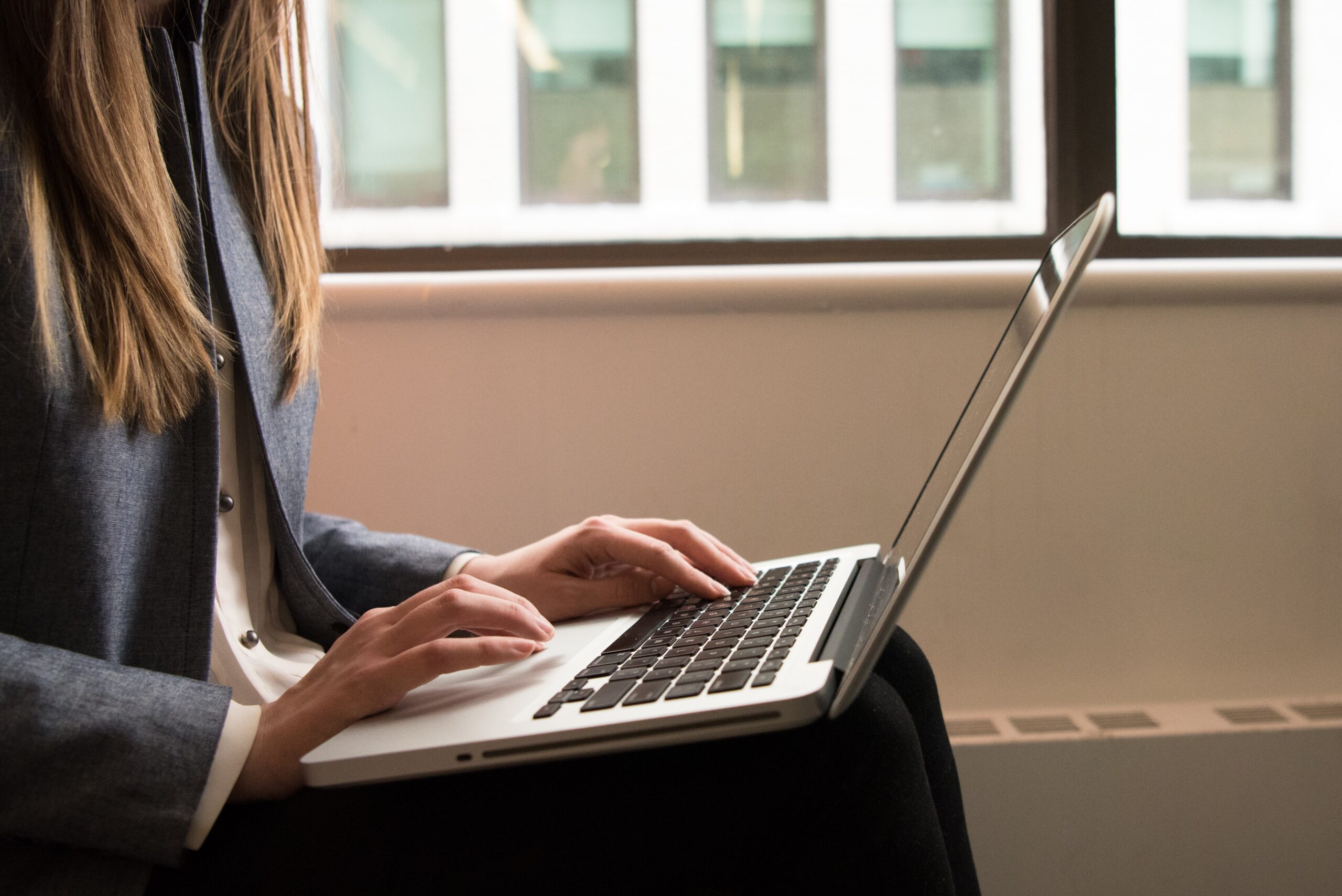 Top corporate reporting tools in 2024: features, benefits & buyer’s guide